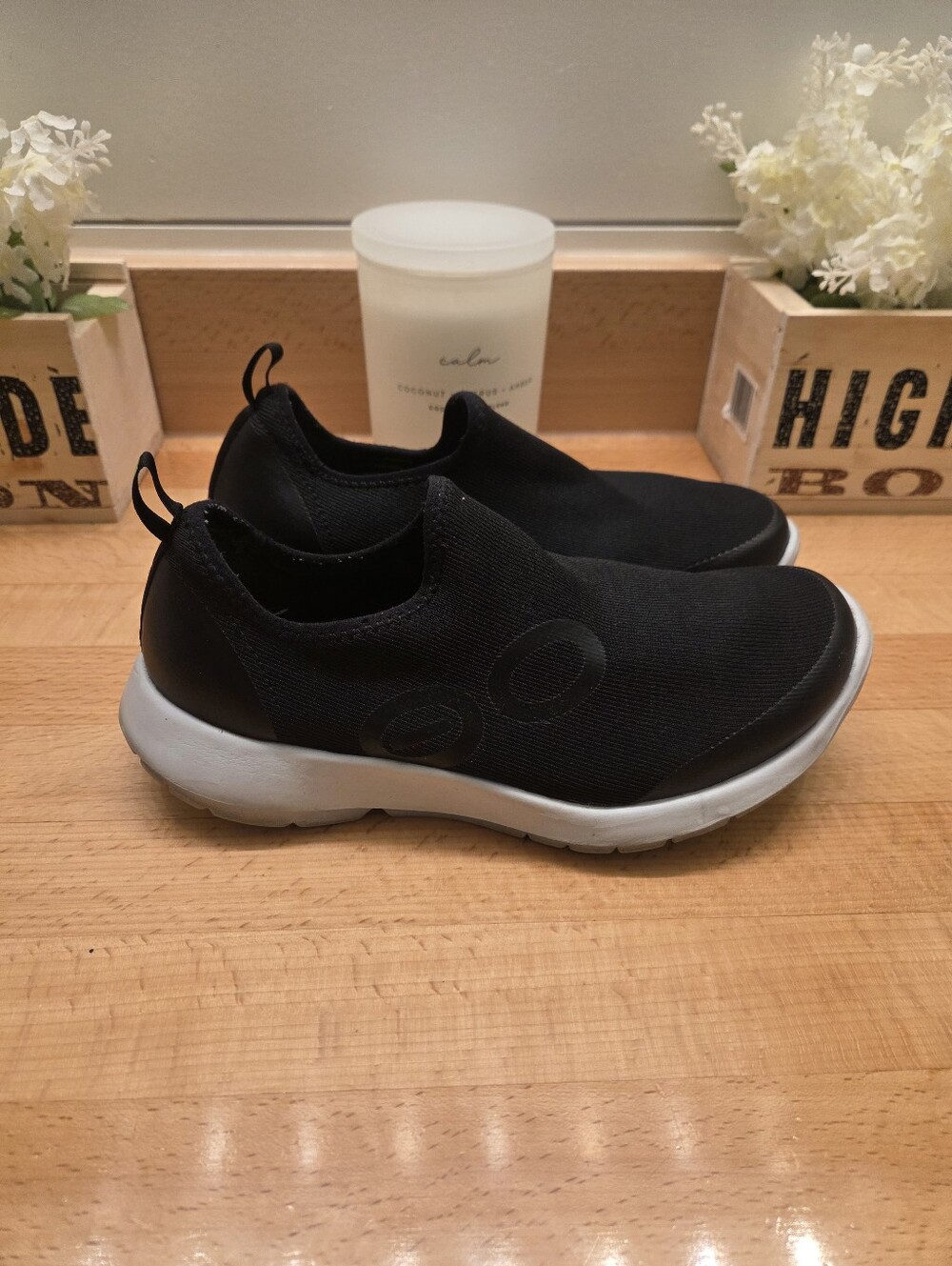 OOFOS OOmg Sport Black Slip-On Recovery Shoes Women's Size 8